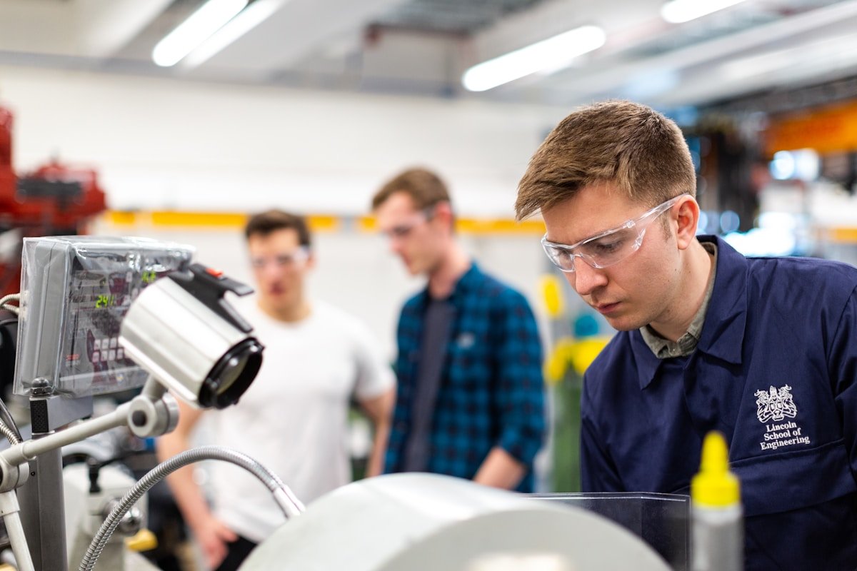 Industrial oil and gas support workforce and facility technicians